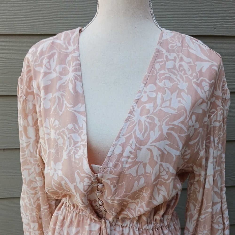 Anthropologie, light and feminine floral dress, blush pink, Size Large
